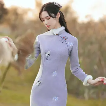 Jovens Modelos de Outono e Inverno Bordado Acolchoado Grosso Tweed Colar de pé Roxo Republicano Estilo das Mulheres Cheongsam